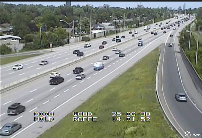 Traffic camera image at 2025-06-30 18:05:32