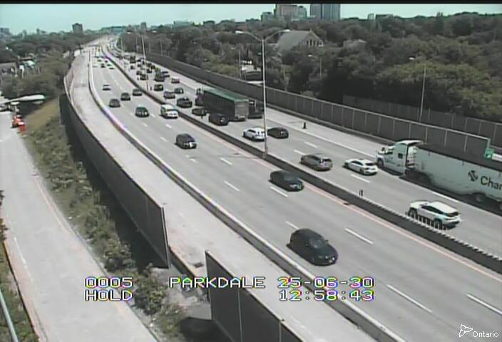 Traffic camera image at 2025-06-30 17:00:35