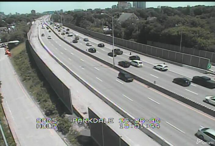 Traffic camera image at 2025-06-30 17:05:35