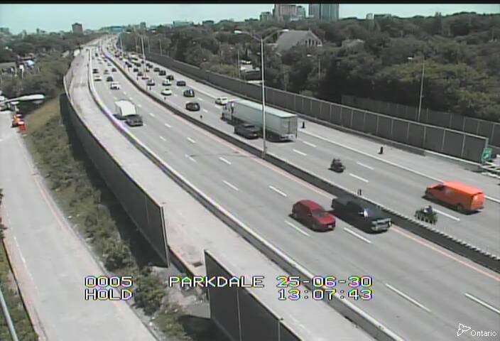 Traffic camera image at 2025-06-30 17:10:37