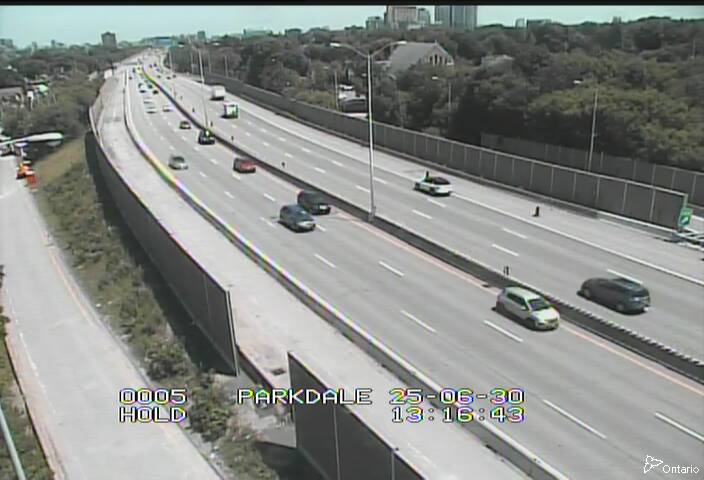 Traffic camera image at 2025-06-30 17:20:43