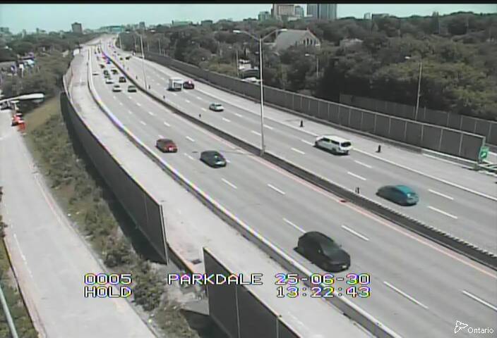 Traffic camera image at 2025-06-30 17:25:43