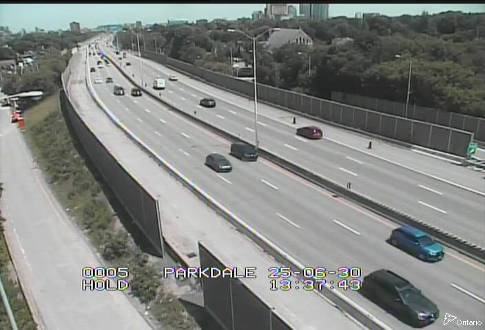 Traffic camera image at 2025-06-30 17:40:28
