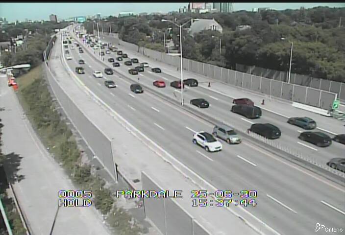 Traffic camera image at 2025-06-30 19:40:40