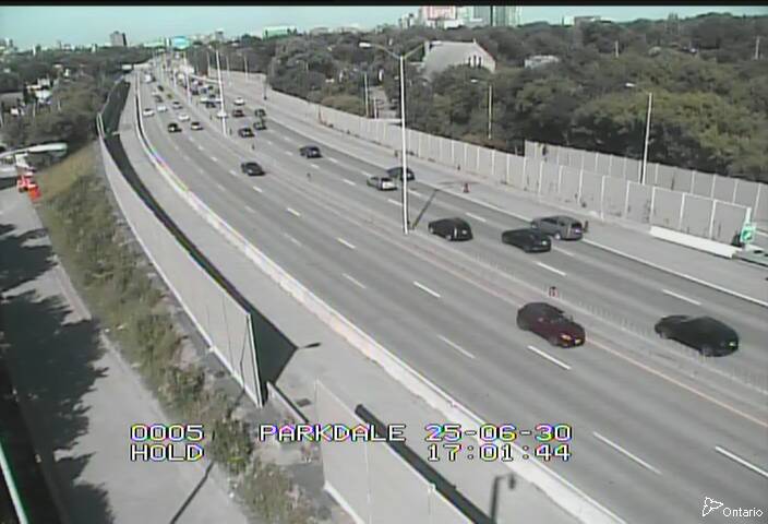 Traffic camera image at 2025-06-30 21:05:36