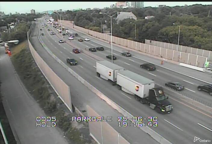 Traffic camera image at 2025-06-30 23:20:43