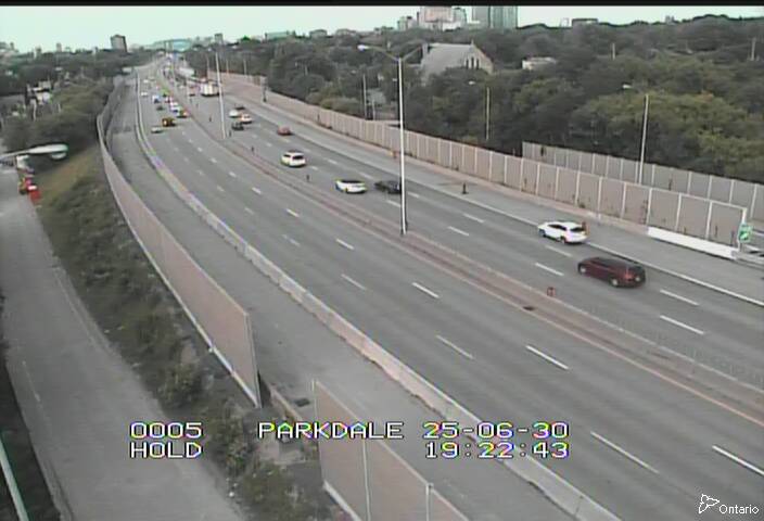 Traffic camera image at 2025-06-30 23:25:32
