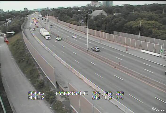 Traffic camera image at 2025-07-01 00:15:43