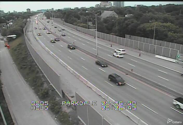 Traffic camera image at 2025-07-01 00:30:44