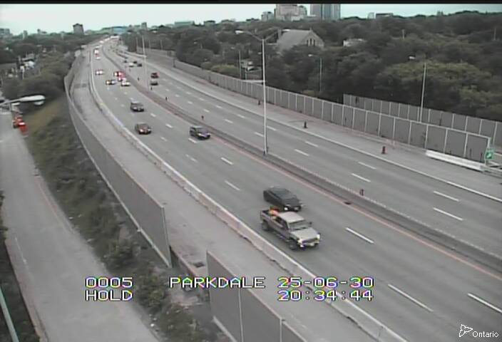 Traffic camera image at 2025-07-01 00:37:18