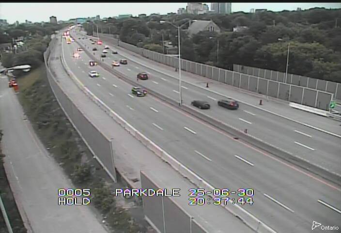 Traffic camera image at 2025-07-01 00:40:35