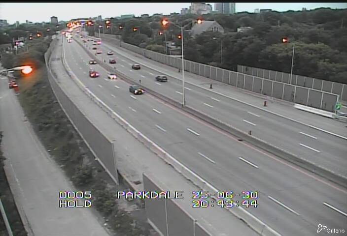 Traffic camera image at 2025-07-01 00:45:32