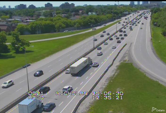 Traffic camera image at 2025-06-30 16:40:29