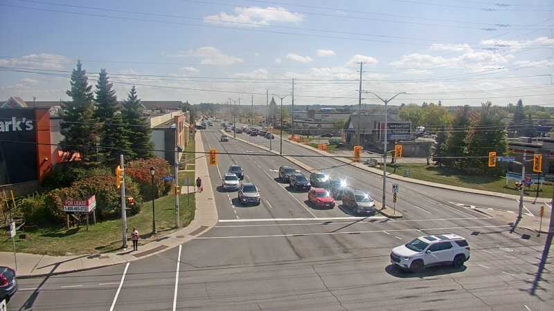 Traffic camera image at 2025-09-14 18:05:33