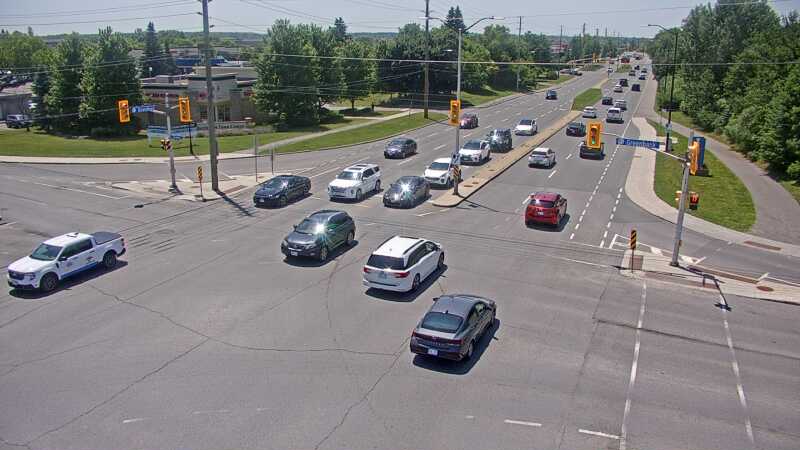Traffic camera image at 2025-06-30 17:20:43