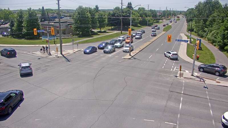 Traffic camera image at 2025-06-30 17:25:43