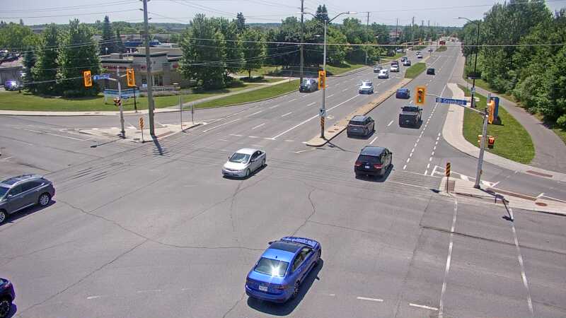 Traffic camera image at 2025-06-30 17:37:02