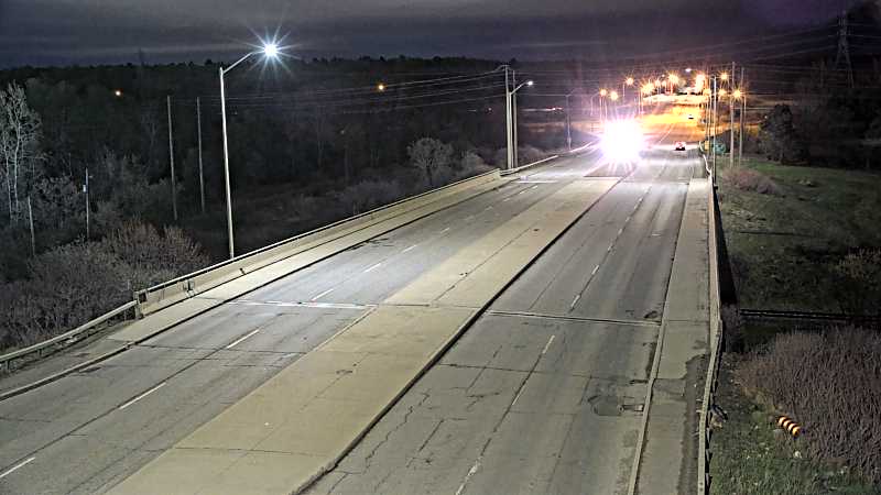 Traffic camera image at 2025-05-09 05:30:21
