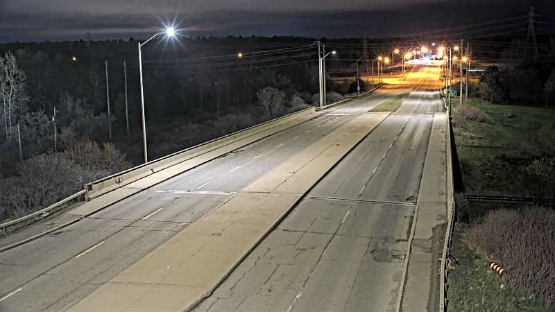 Traffic camera image at 2025-05-09 05:45:23