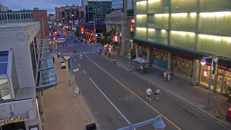 Traffic camera image at 2025-08-25 00:05:34