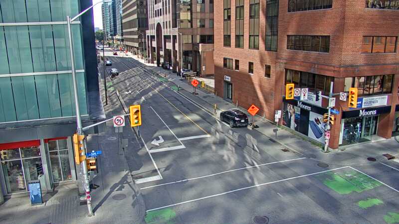 Traffic camera image at 2025-09-14 18:25:32