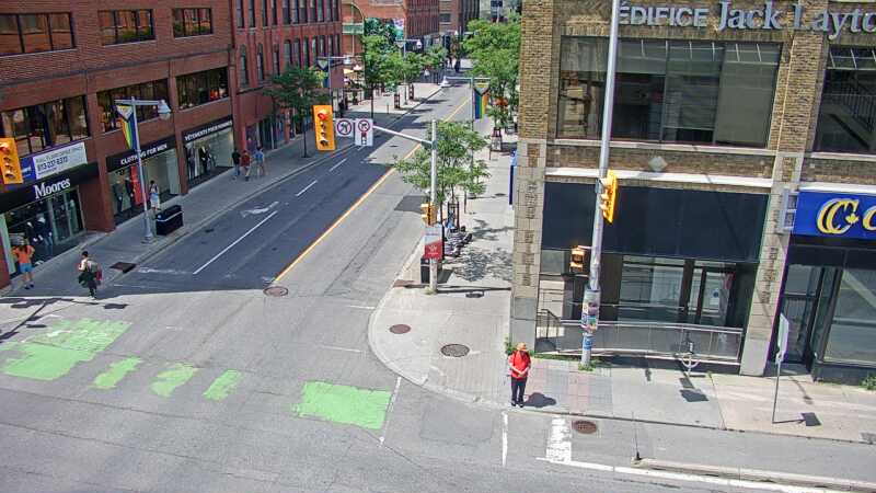 Traffic camera image at 2025-06-30 18:25:32