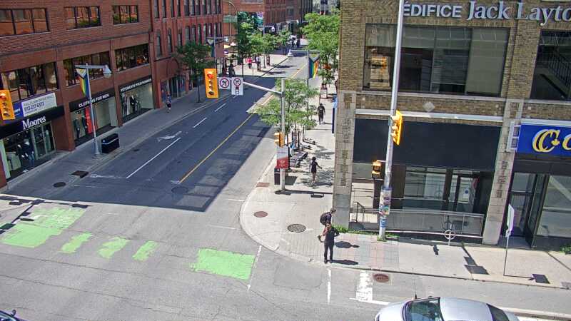 Traffic camera image at 2025-06-30 19:05:32