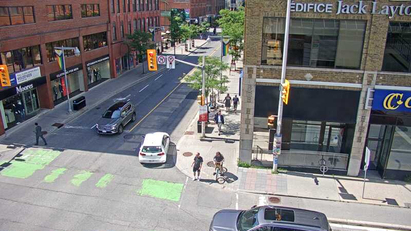 Traffic camera image at 2025-06-30 19:15:34