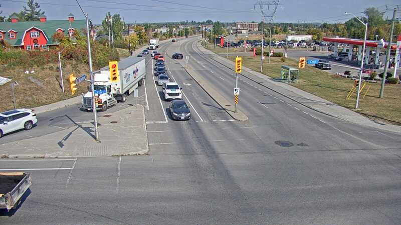 Traffic camera image at 2025-09-18 17:35:33