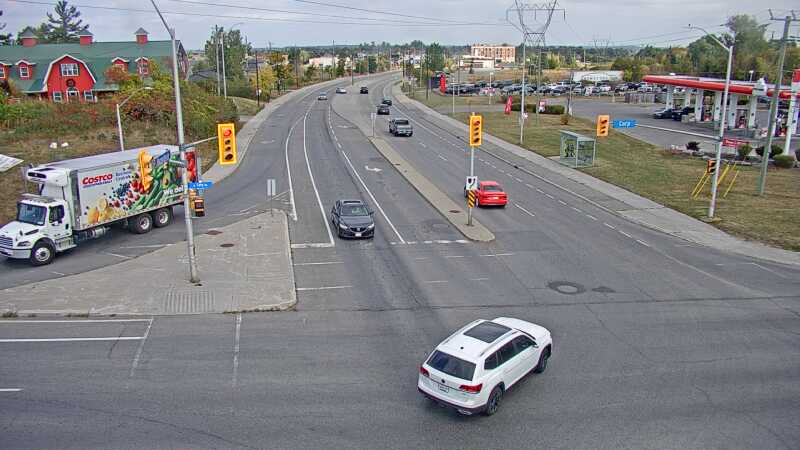 Traffic camera image at 2025-09-18 18:15:36
