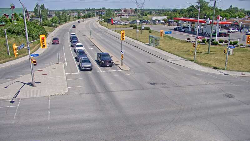 Traffic camera image at 2025-06-30 17:05:36
