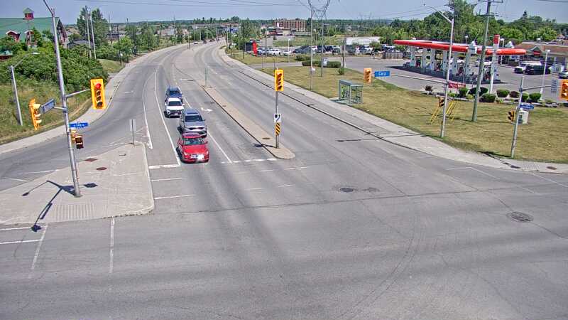 Traffic camera image at 2025-06-30 17:20:45