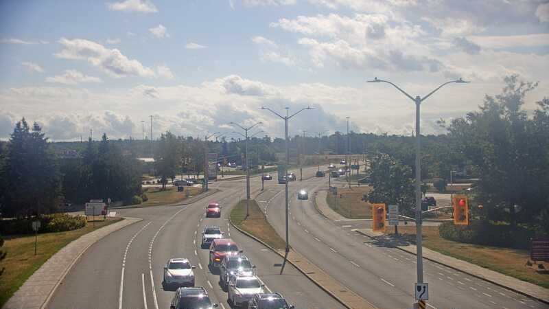 Traffic camera image at 2025-08-24 14:35:32
