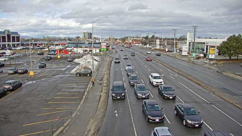 Traffic camera image at 2024-12-30 17:15:23