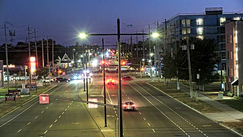 Traffic camera image at 2025-08-25 00:35:28
