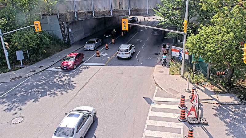 Traffic camera image at 2025-08-24 14:35:32