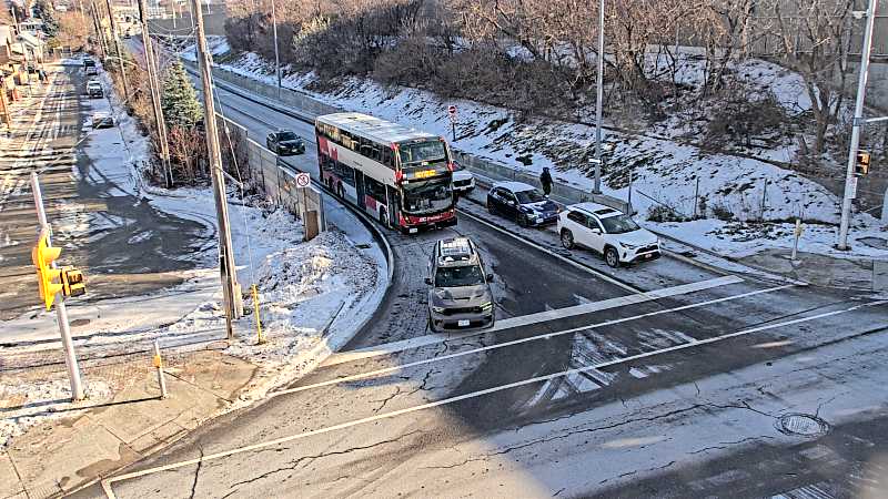 Traffic camera image at 2024-12-21 15:55:33