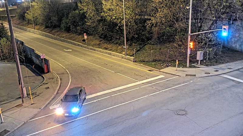 Traffic camera image at 2025-05-09 07:36:02