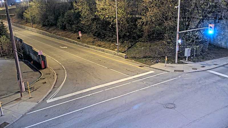Traffic camera image at 2025-05-09 07:40:30