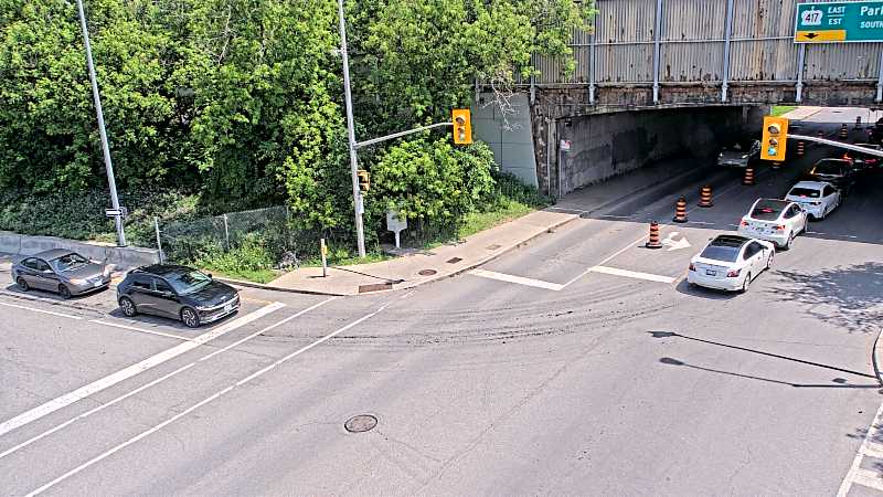 Traffic camera image at 2025-06-30 18:05:35