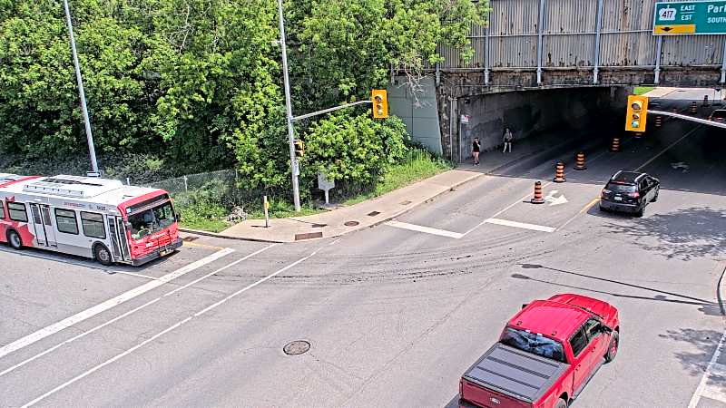 Traffic camera image at 2025-06-30 18:37:06