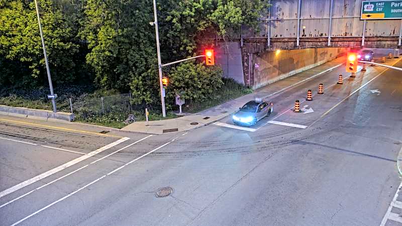 Traffic camera image at 2025-07-01 01:25:43