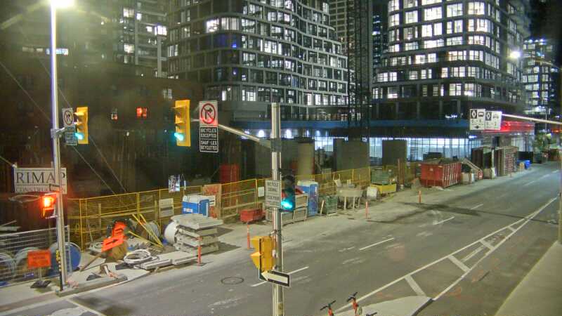 Traffic camera image at 2025-08-25 04:00:29