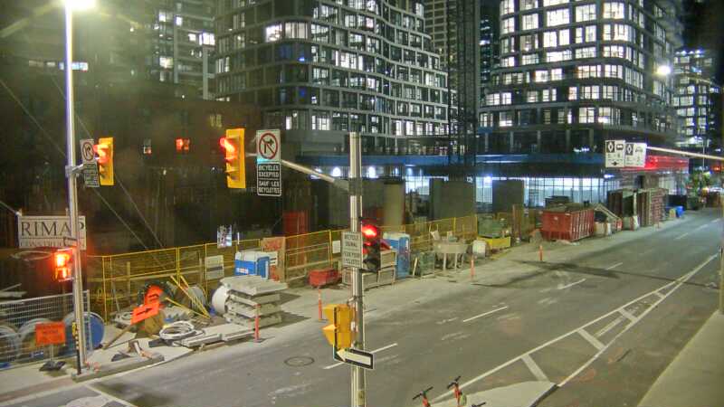 Traffic camera image at 2025-08-25 04:15:34