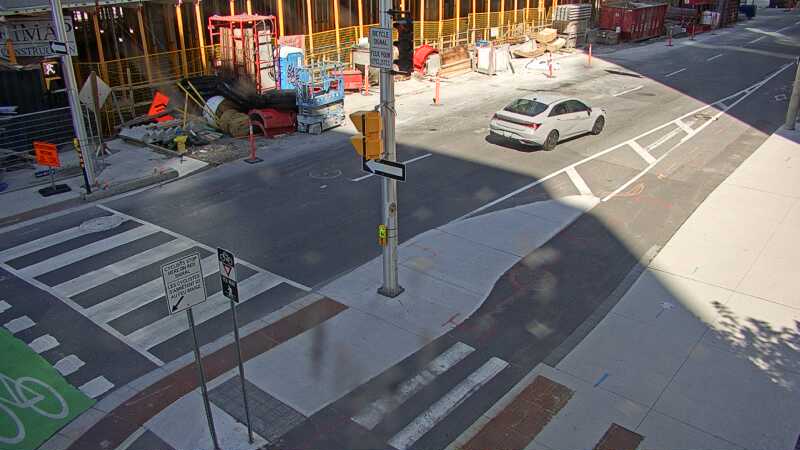 Traffic camera image at 2025-09-14 17:35:32