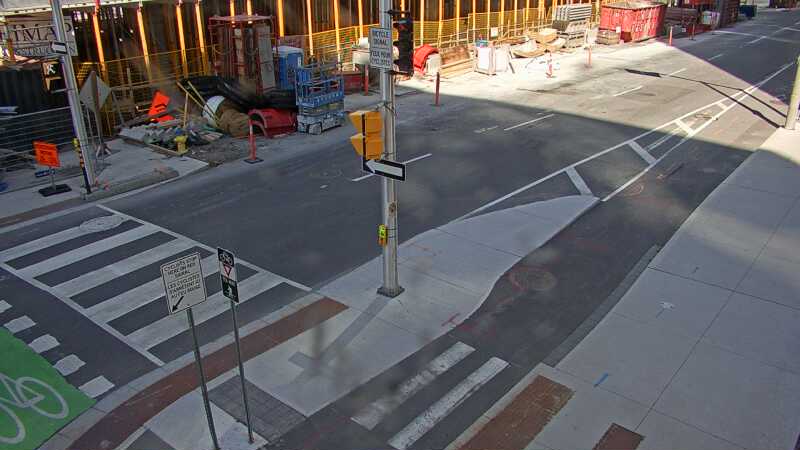 Traffic camera image at 2025-09-14 18:05:35