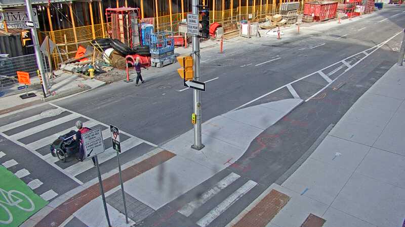 Traffic camera image at 2025-09-14 18:40:35