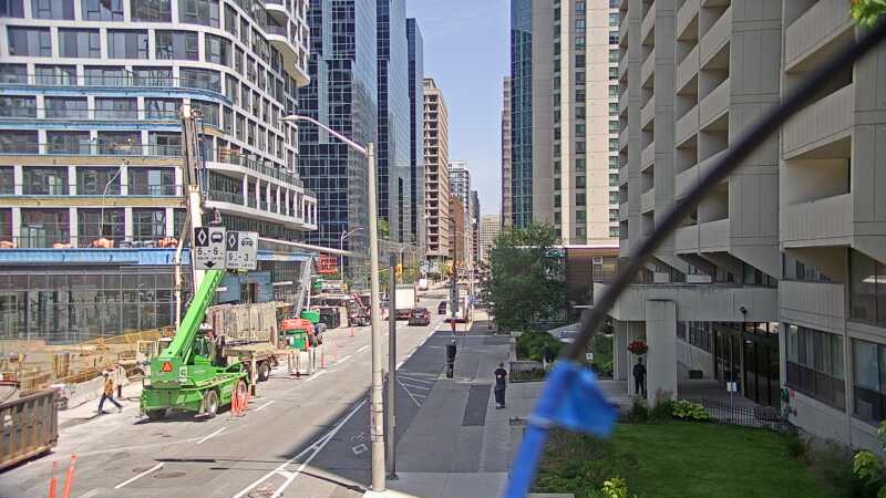 Traffic camera image at 2025-06-30 17:37:06