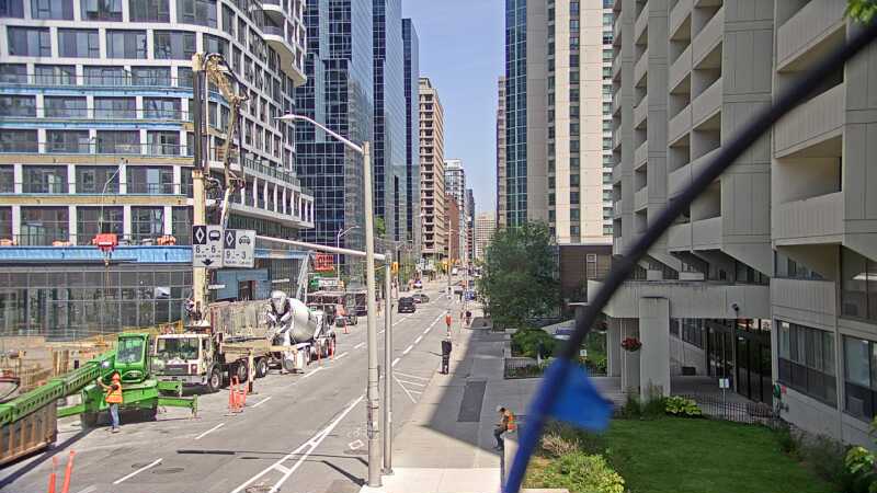 Traffic camera image at 2025-06-30 18:05:36