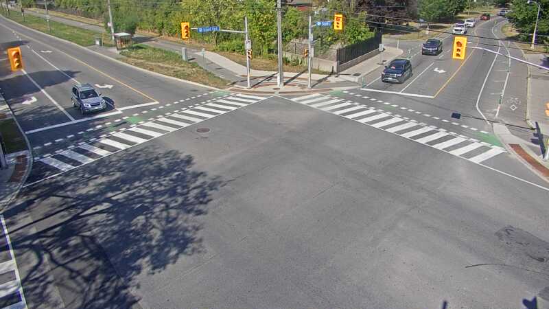 Traffic camera image at 2025-08-24 14:20:32
